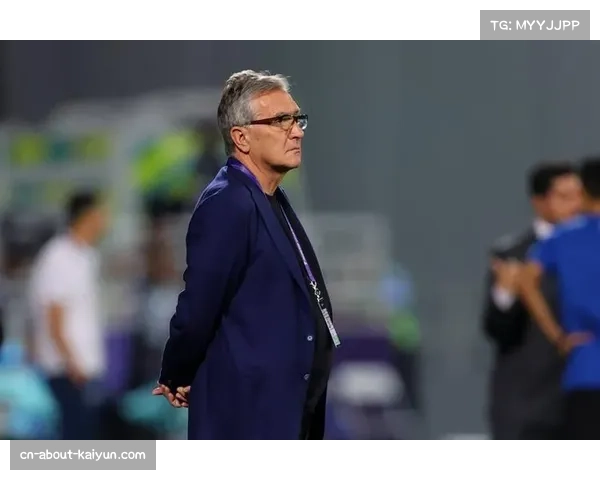 乌兹别克斯坦队长哈桑诺夫领衔中场指挥若定